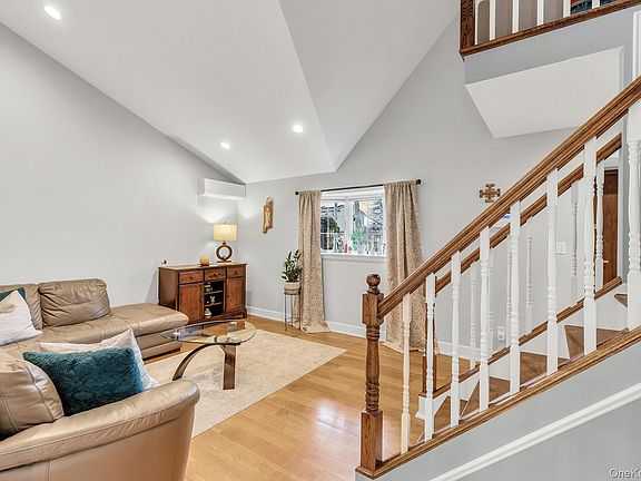 4th image of 21 Terrell Ln