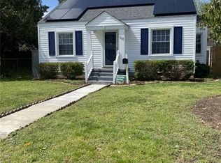 702 Sparrow Rd, Chesapeake, VA 23325