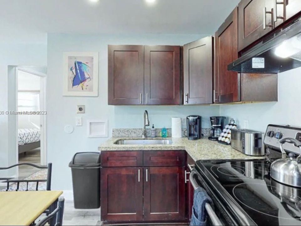 1st image of 236 SE 9th Ave APT 1