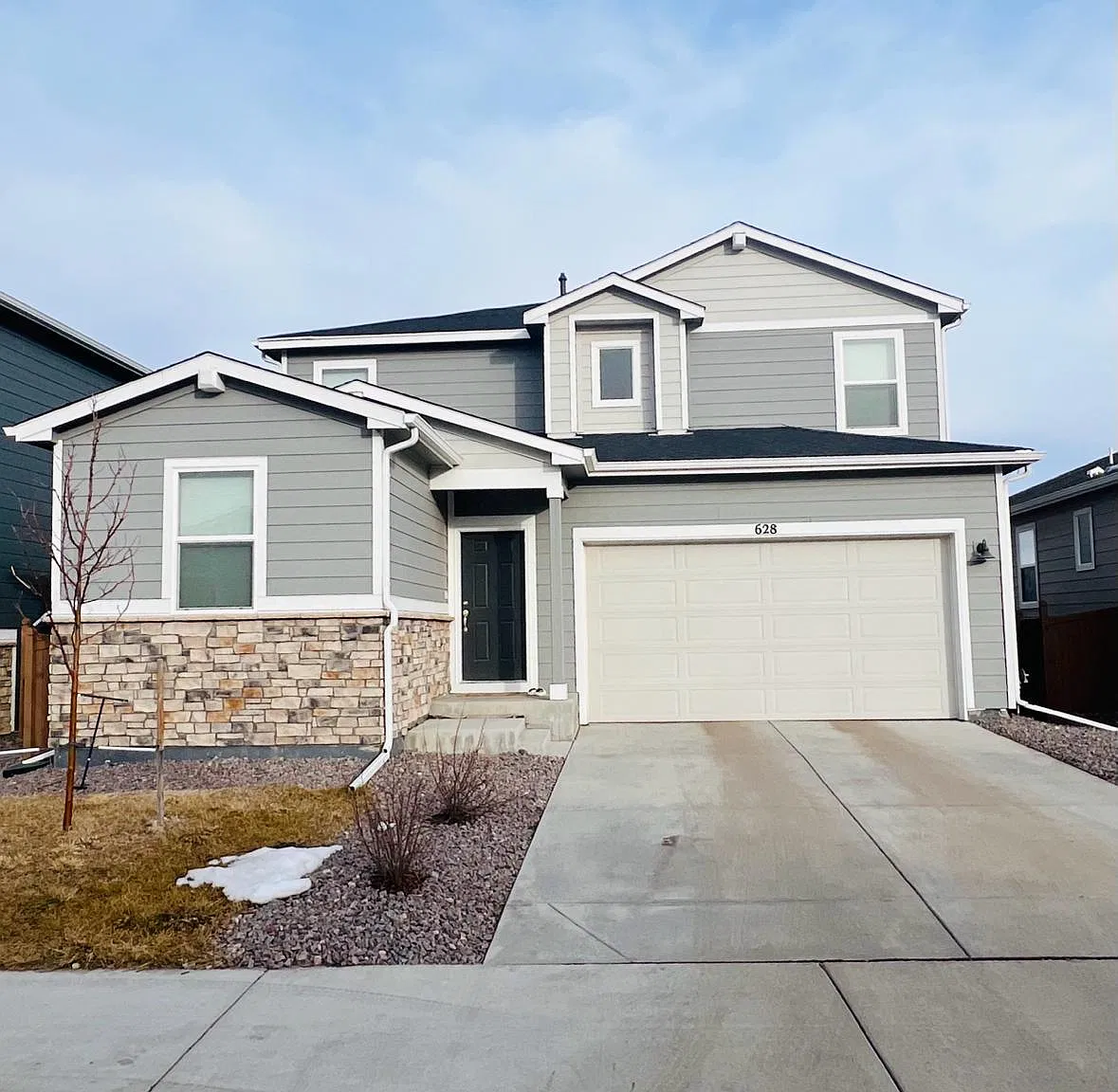 4 bed, 3977 sqft, $3,395 — Photo 1