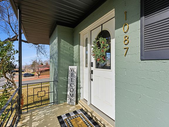 4th image of 1087 Arlington Way