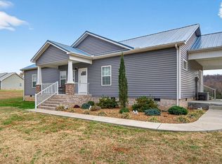 808 Bugger Ridge Rd, McMinnville, TN 37110