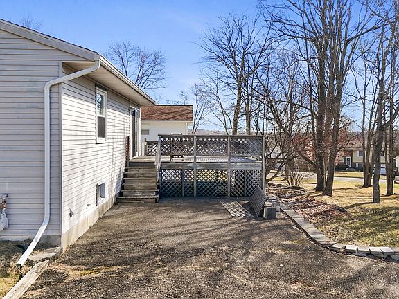 3rd image of 1202 Syracuse St