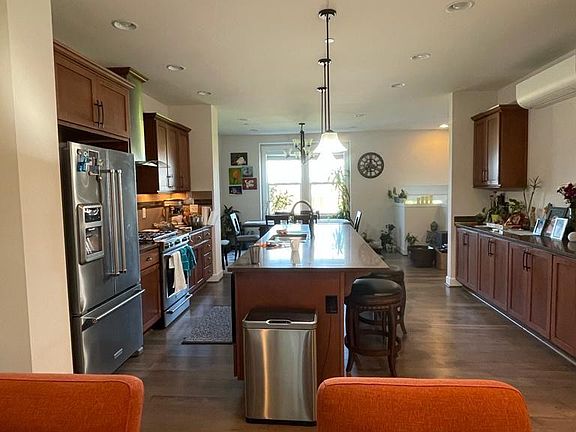 4th image of 1366 Williamsburg Walk NE