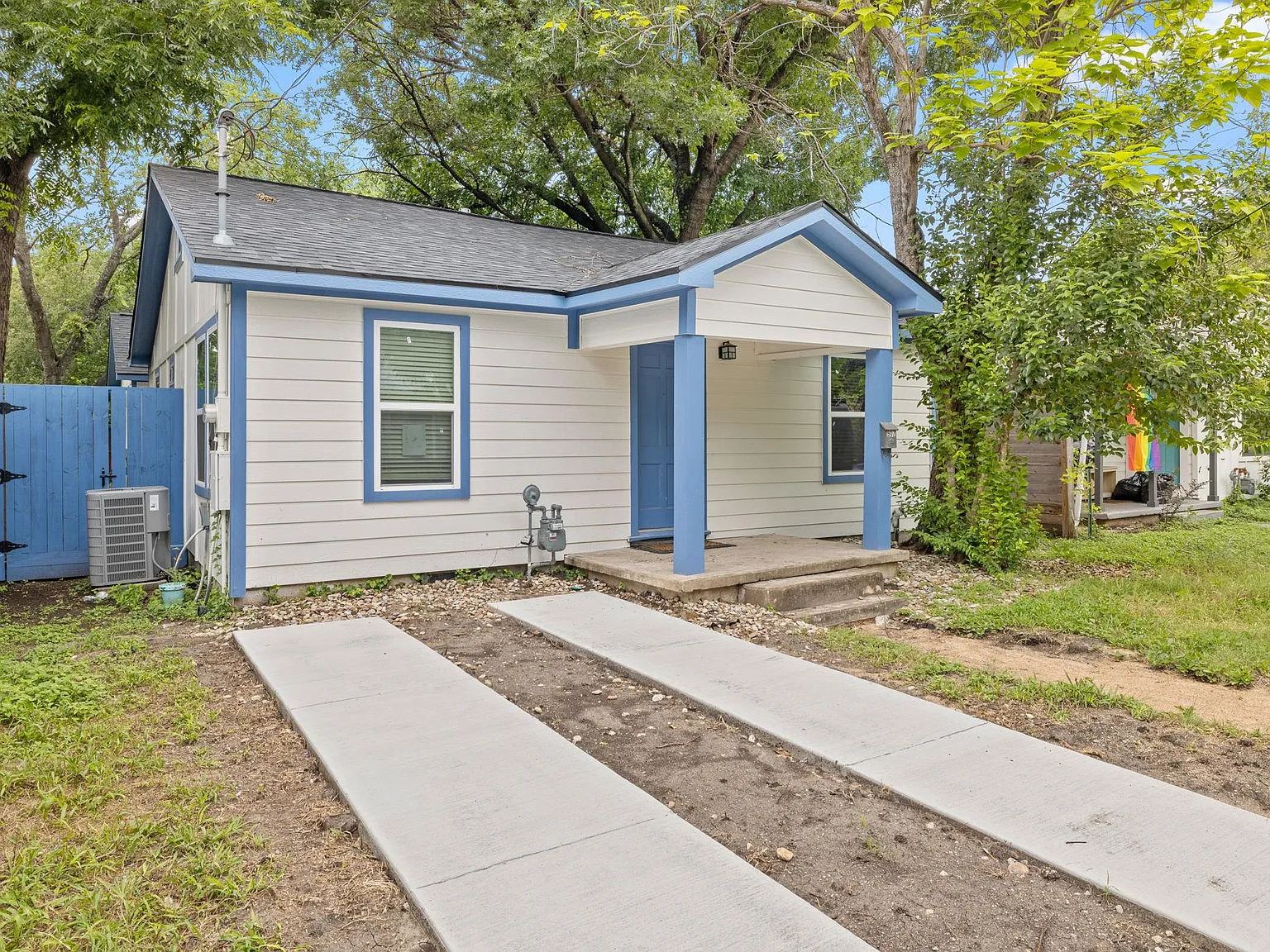 4 bed, 3.0 bath, 1693 sqft, $4,500 — Photo 2