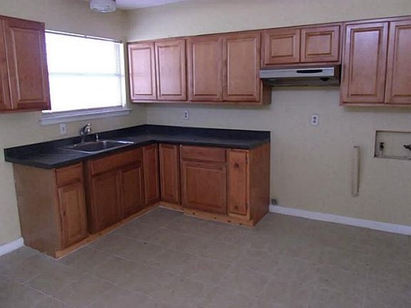 2nd image of 725 Hardy Dr