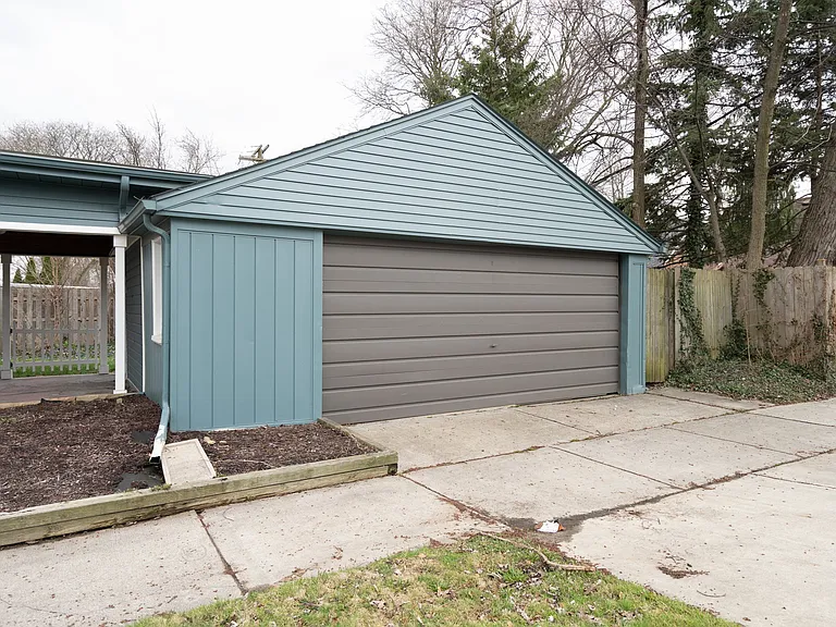 4727 Olivia Ave — Photo 36