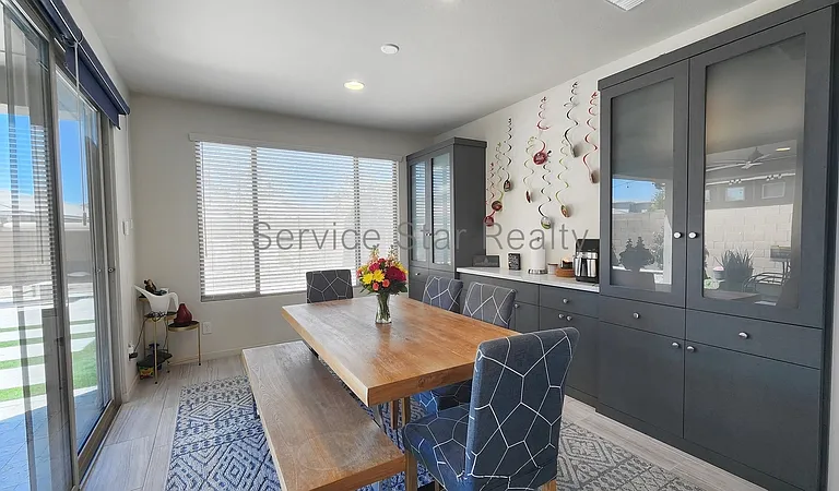 3407 E Louise Dr — Photo 7