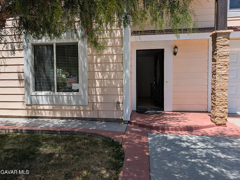 239 Katherine Ct — Photo 7