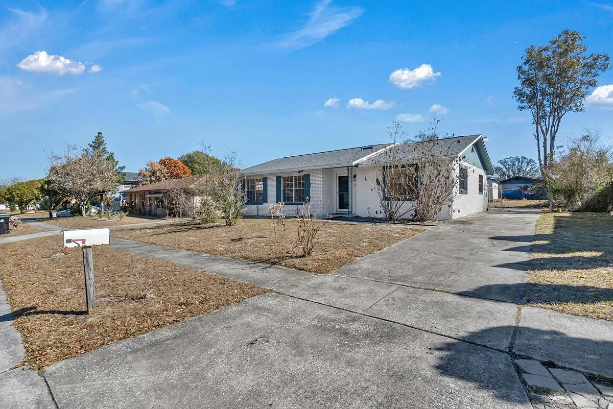 Property Photo - 1303 Charles St