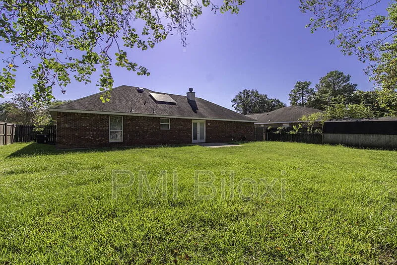 3 bed, 2.0 bath, $1,840 — Photo 4