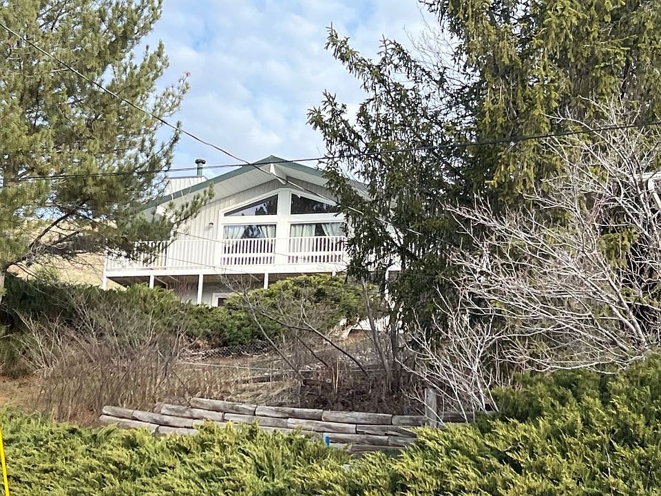 2nd image of 1124 N Rapid Creek Rd