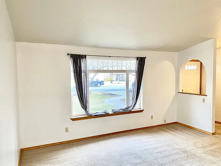 1731 NE Mark Ct — Photo 18
