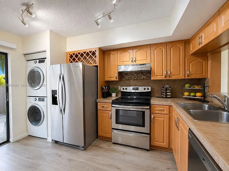 9645 SW 152nd Ave #113 — Photo 4