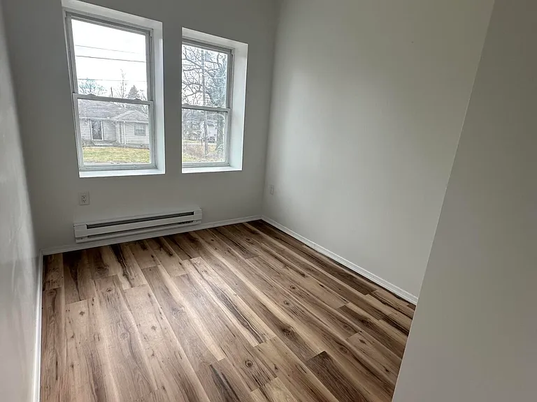 92 Kinney Ave — Photo 11