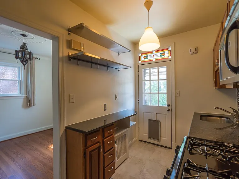 202 S Courthouse Rd — Photo 10