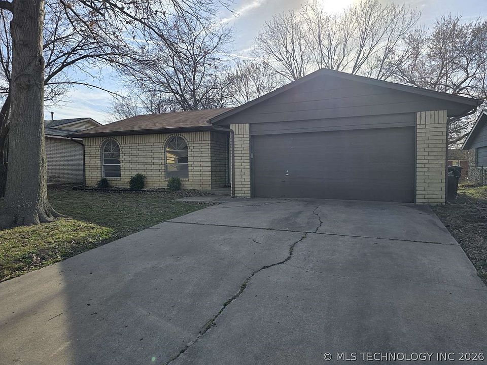 1st image of 1628 S Redbud Pl