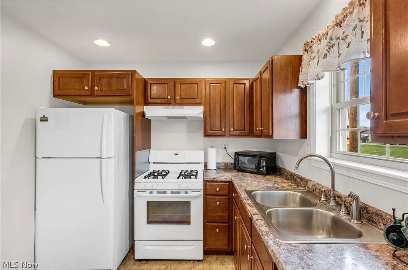 2 bed, 900 sqft, $1,500 — Photo 2