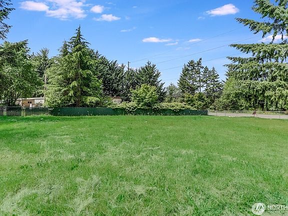 5th image of 9202 198th Avenue E