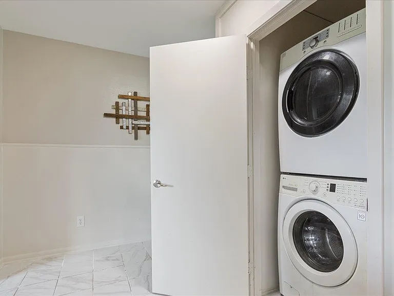 804 Ash St — Photo 14