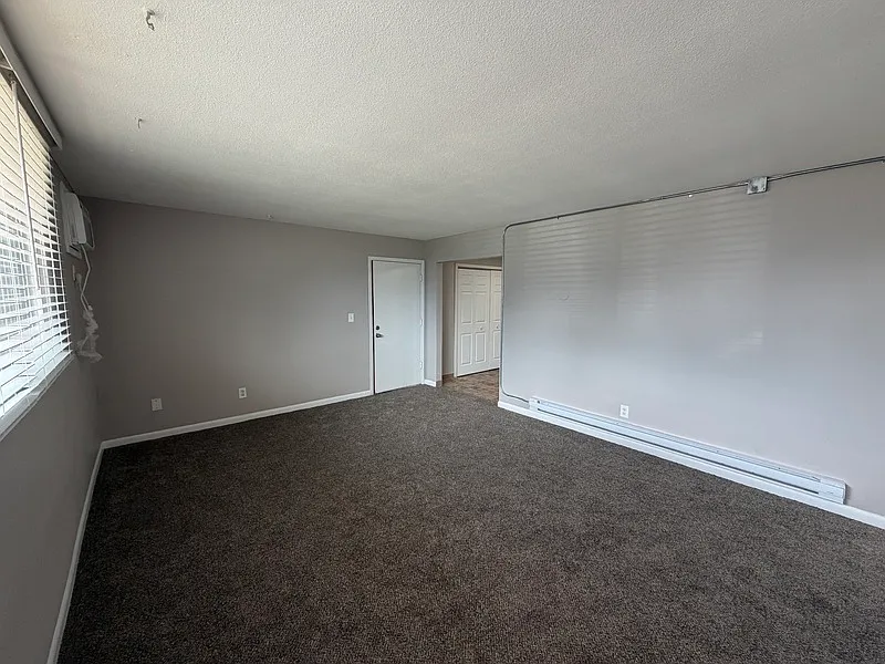 2 bed, 1.0 bath, $895 — Photo 3