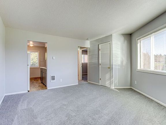 4th image of 11580 SW Hall Blvd APT 8