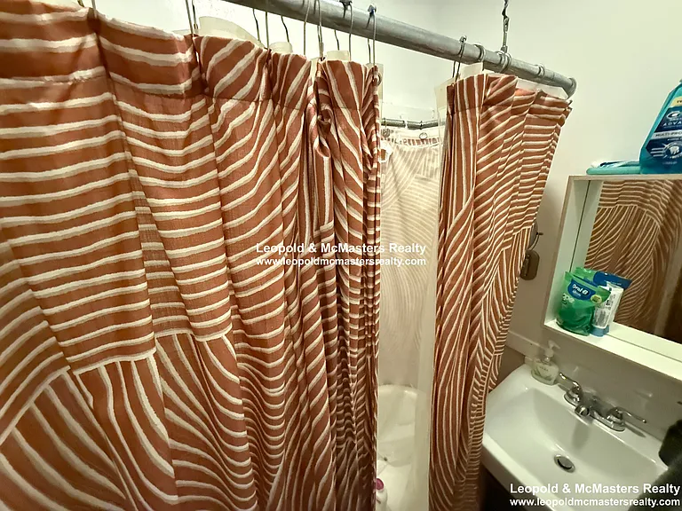 24 Mt. Vernon St apartment — Photo 37