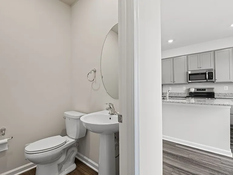 105 Milburn Dr — Photo 16