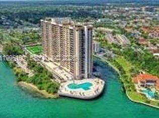 1800 NE 114th St APT 401, Miami, FL 33181