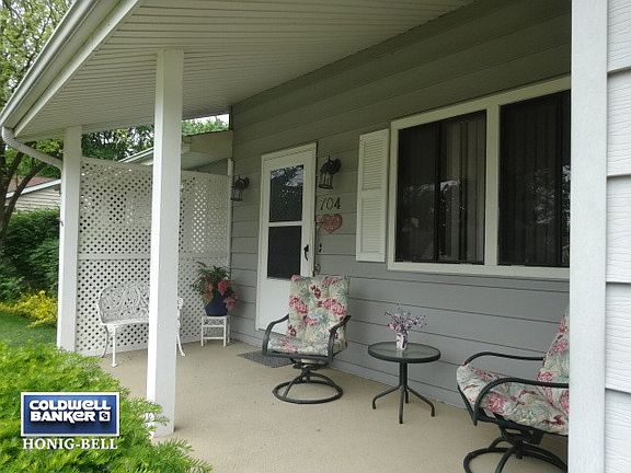 2nd image of 704 Windsor Dr