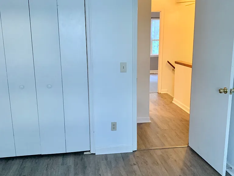 875 Vine St — Photo 4