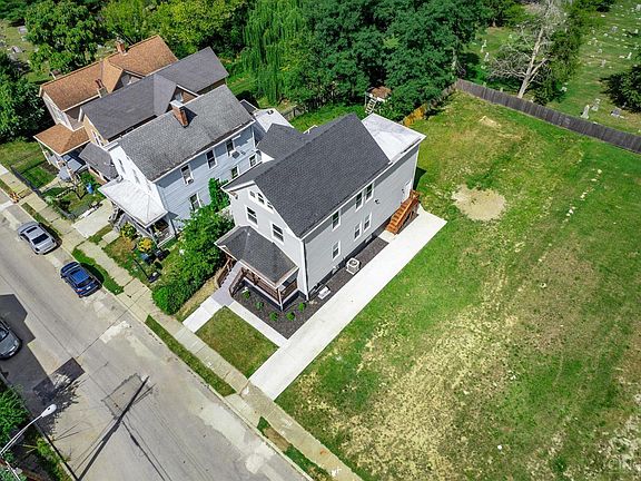 2nd image of 1824 Huron Ave