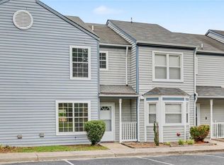 18 Bayview Ct, Hampton, VA 23664