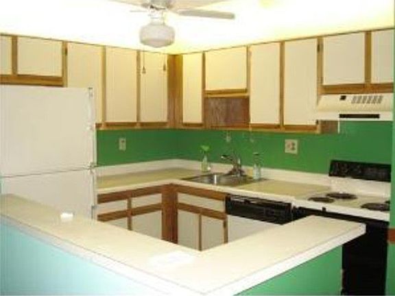 3rd image of 10945 W Clairmont Cir #108