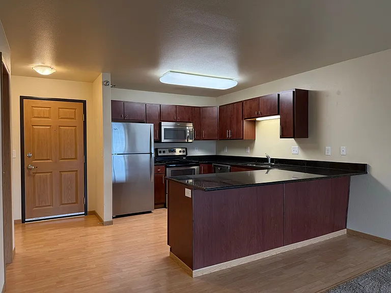 West Lake III Apartments — Photo 9