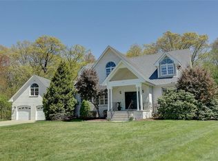 37 Great Rd, Barrington, RI 02806