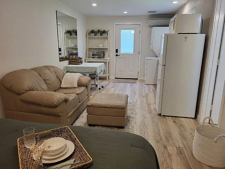 Willow Creek Ln — Photo 13