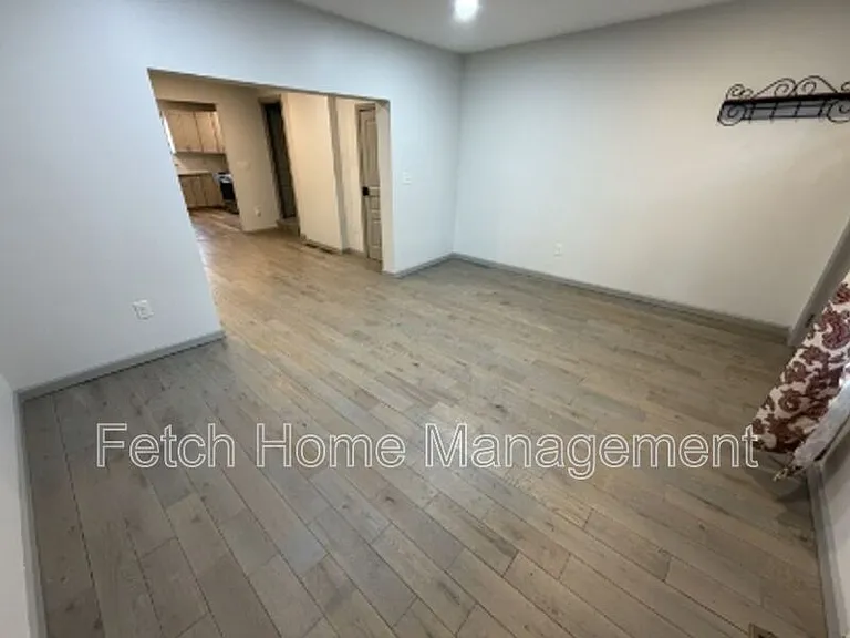 34 N Lee St — Photo 4