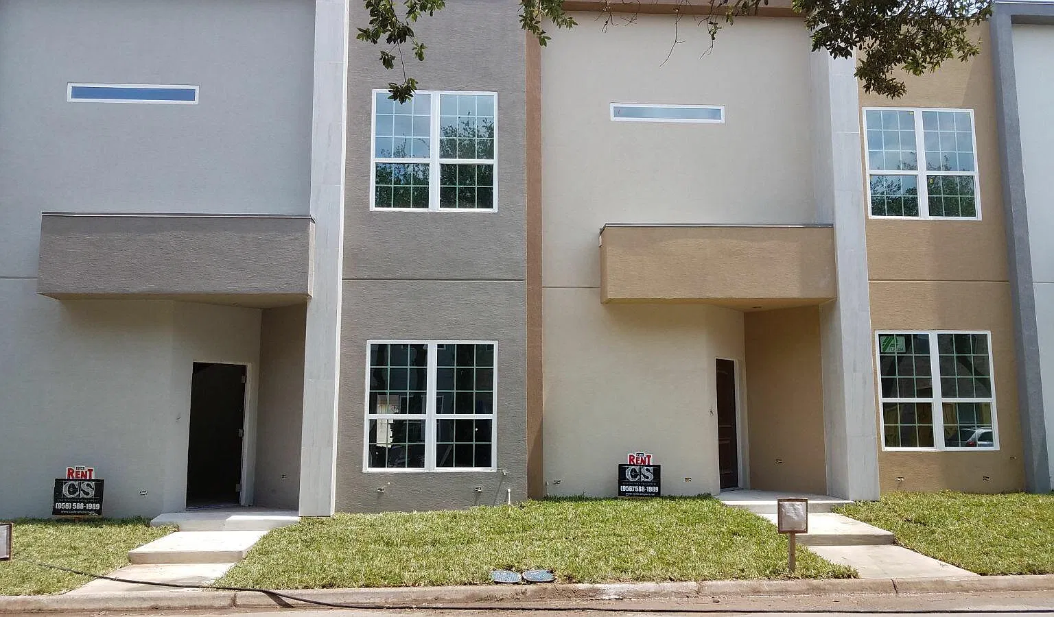 3 bed, 2.5 bath, 2208 sqft, $1,700 — Photo 1