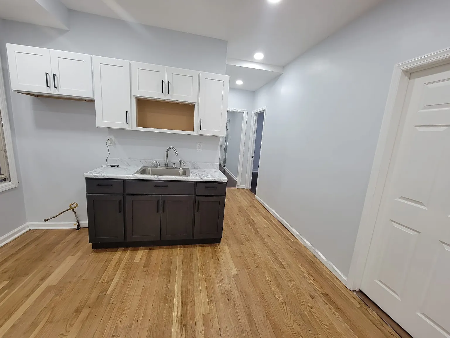4 bed, $2,400 — Photo 3