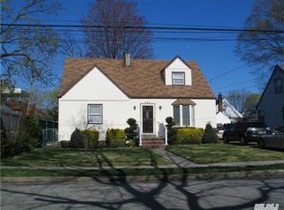 123 N Waldinger St, Valley Stream, NY 11580