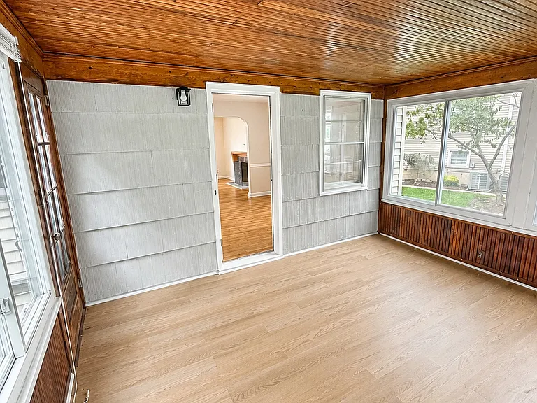 22 Springbrook Rd — Photo 35