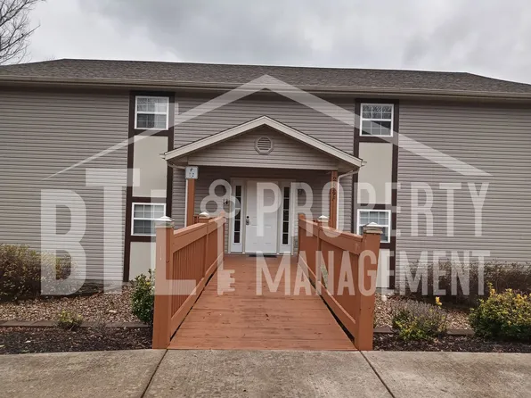 2529 State Highway 176 APT F4, Rockaway Beach, MO 65740