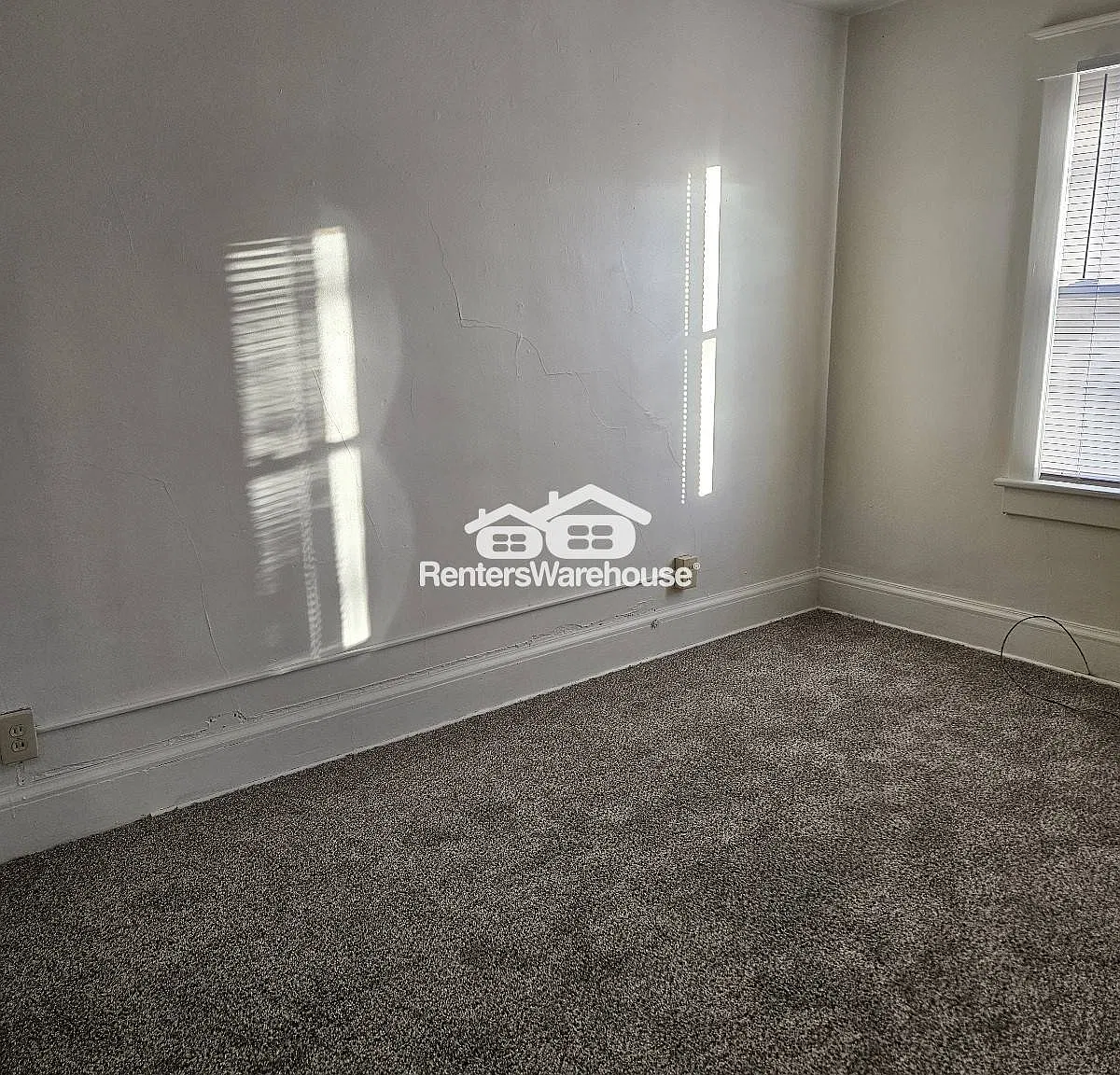 Drake Neighborhood 1 Bedroom/1 Bath — Photo 2
