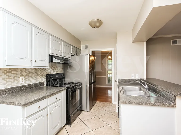 5482 Timmons Ave — Photo 8