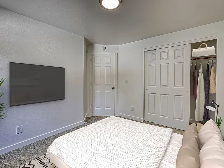 The Pines Apartments — Photo 25