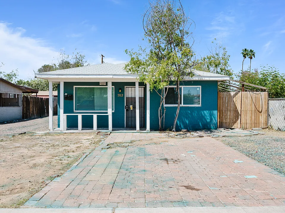 702 W Pepper Pl #1