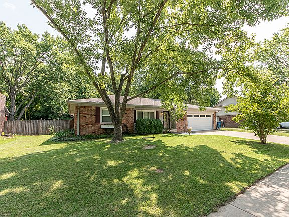 2nd image of 7701 Venetian Way