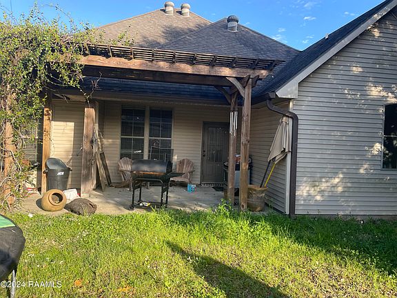 3rd image of 204 Bentwater Dr