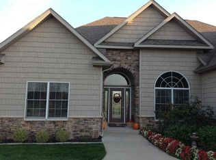 410 W Somerfield Dr, Lakeville, IN 46536